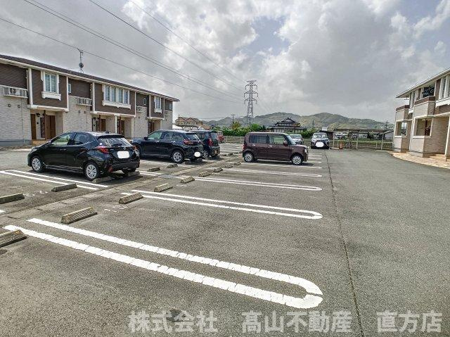 ハッピースマイルビラⅣの駐車場