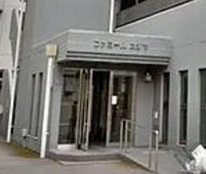 ファミールコジマのエントランス