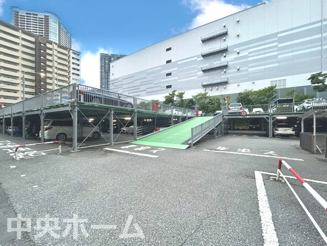 ファミール浜園の駐車場|【敷地内駐車場】最新の空き状況や費用などの詳細は担当スタッフまでお問い合わせください。
