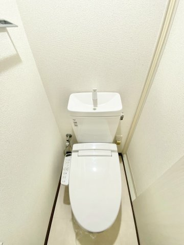 南荘マンションのトイレ|※同物件別号室の写真になります