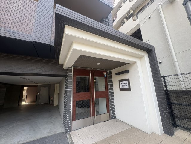 Succeed江坂公園のエントランス