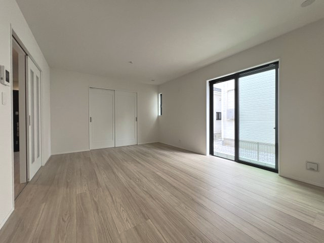 青梅市裏宿町　新築戸建全4棟の居間・リビング|どんなインテリアもOK！シンプルな造り、お好きなインテリアも選びたいですね☆