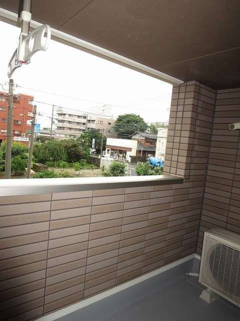 レオン国立のバルコニー