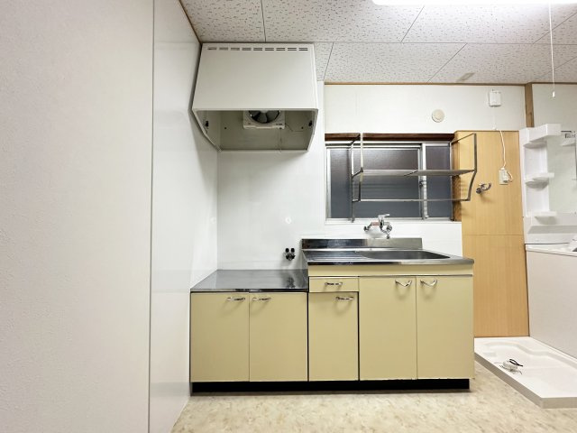 高知市天神町の一戸建てのキッチン