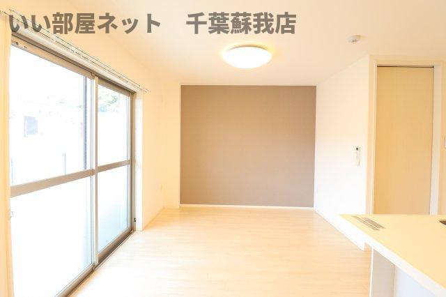 ポンデザールの居間・リビング|こちらのリビングで趣味の時間をお楽しみください
