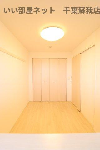 ポンデザールの寝室|落ち着いた色調の寝室です