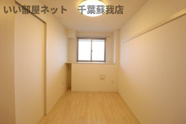 ポンデザールの寝室|落ち着いて過ごせるお部屋なので、寝室にいかがでしょうか