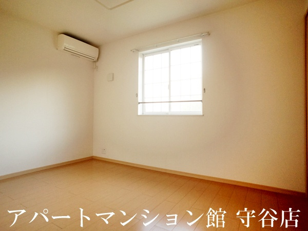 プラウドの寝室|反転です