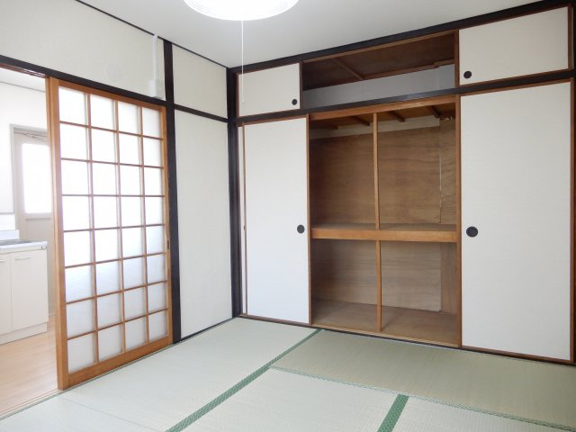 第一山下コーポの収納