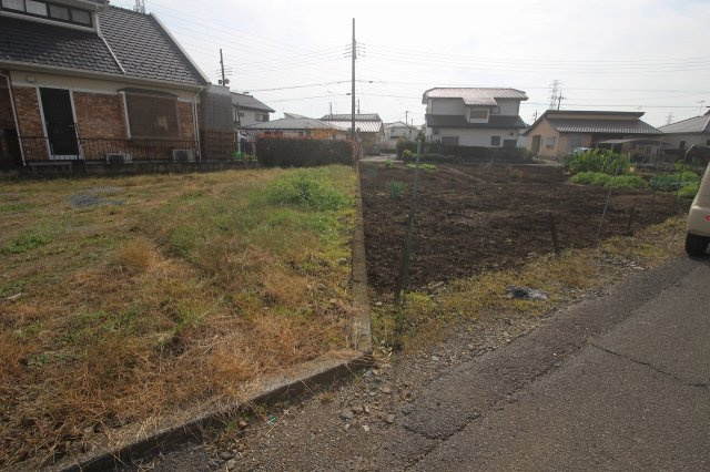 小山市粟宮の外観|西側境界（2021年１１月撮影）