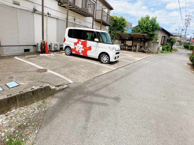 ハイツ向陽の駐車場