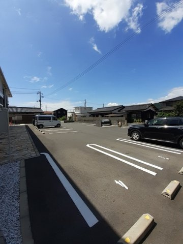 アルバータ島田の駐車場