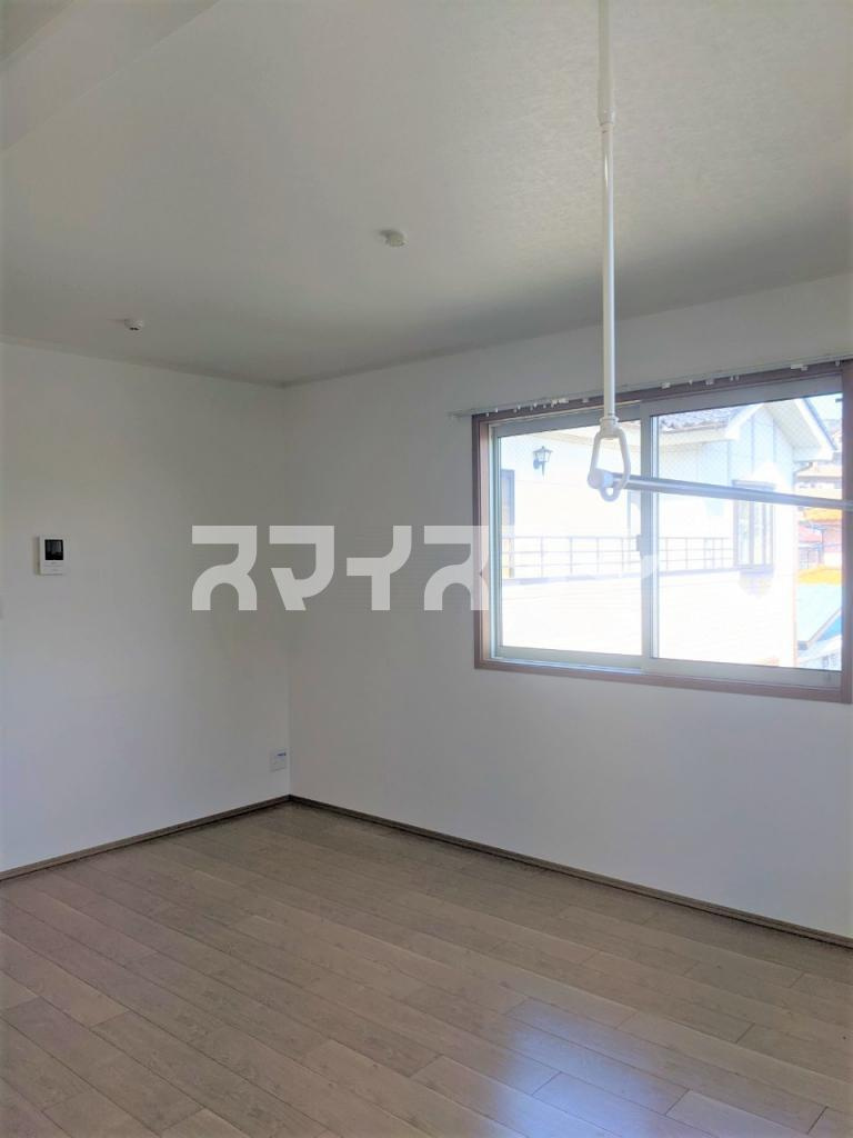 青梅市河辺町４丁目のアパートの寝室