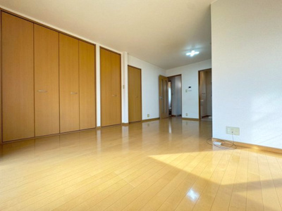 【居間・リビング】 | 豊中市若竹町1丁目貸家