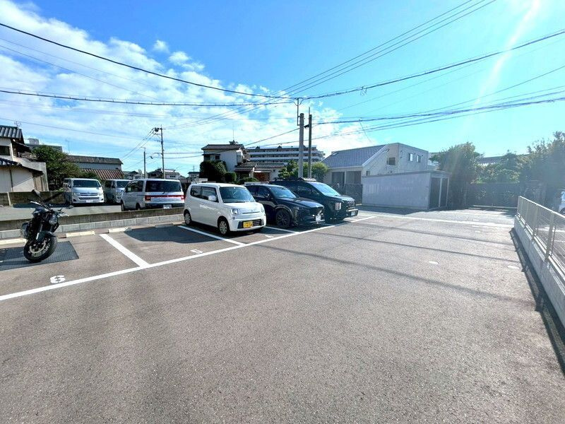 ADC博多オーゼの駐車場