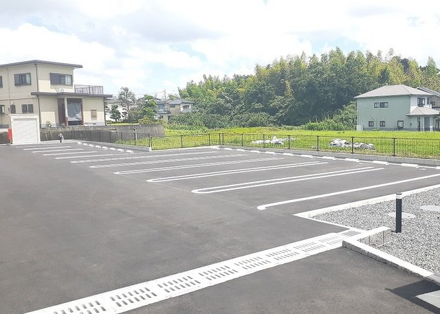 イーグルコートⅡの駐車場