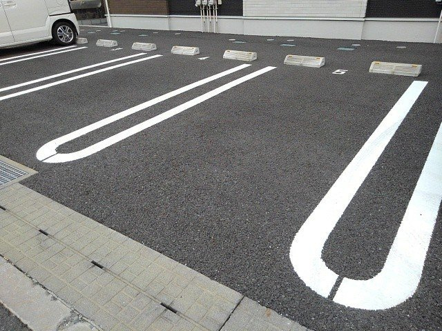 アル・ソーレⅡの駐車場