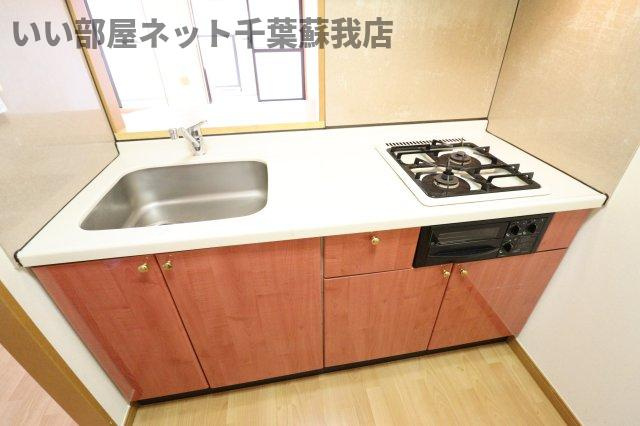 ゼファーシャン・ティオン蘇我壱番館 のキッチン|コンパクトなキッチンで掃除もラクラク