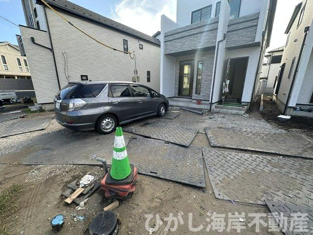 藤沢市辻堂元町２丁目　新築戸建　全４棟の駐車場|8月8日撮影　工事中　駐車スペース