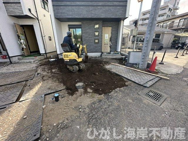 藤沢市辻堂元町２丁目　新築戸建　全４棟の駐車場|8月8日撮影　工事中　駐車スペース