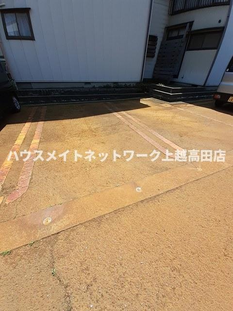 ラフレシールの駐車場|消雪付駐車場