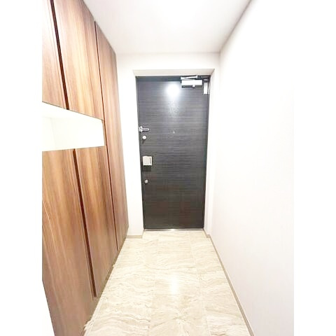 横浜市戸塚区上倉田町の賃貸マンションの玄関