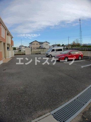 リュブミラーカ　Ⅲの駐車場|高崎、前橋のお部屋探しはエンドスケープまで！お客様の理想お聞かせ下さい♪
