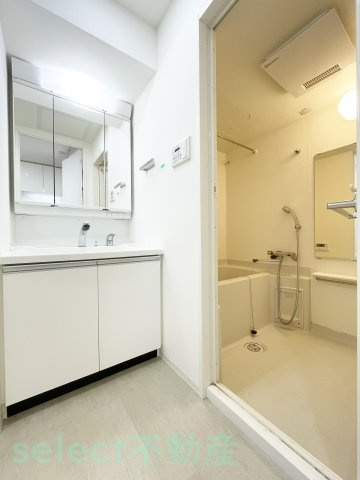 CORNES HOUSE NAGOYAの洗面所