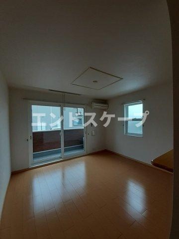 ソレイユコートＣの居間・リビング|高崎、前橋のお部屋探しはエンドスケープまで！お客様の理想お聞かせ下さい♪