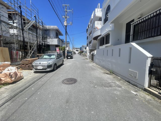 糸満市西崎（全2棟）2号棟の前面道路含む現地写真|※南側公道6m♪