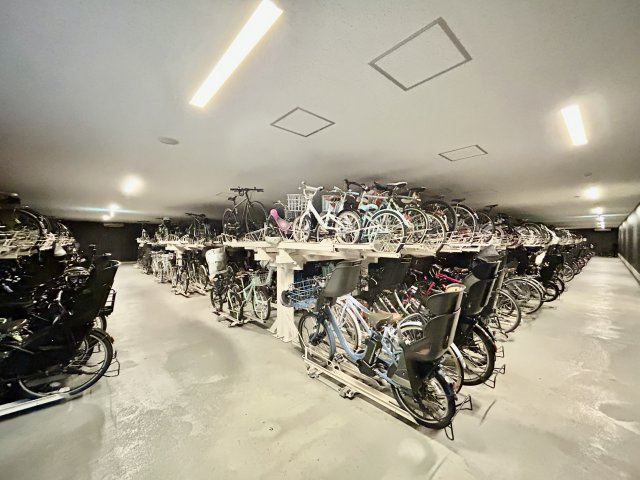 パークホームズ豊洲ザレジデンスの駐輪場|【自転車置き場】最新の空き状況や費用などの詳細は担当スタッフまでお問い合わせください。