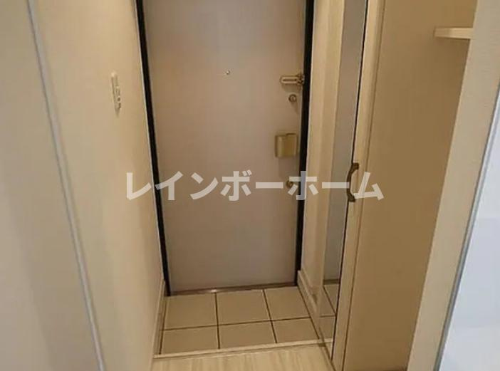 レジデンス緑の玄関