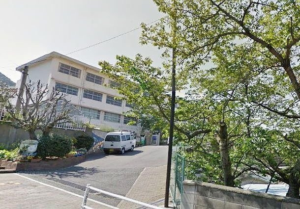 エスカーザの周辺|小森江東小学校まで350m