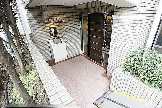 ルーラル上野毛のエントランス