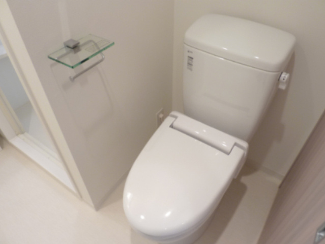 ブライズ森下リベラのトイレ|床・建具・設備の色は異なる場合がございます。