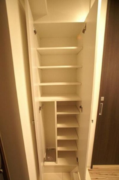 ブライズ森下リベラの収納|床・建具・設備の色は異なる場合がございます。