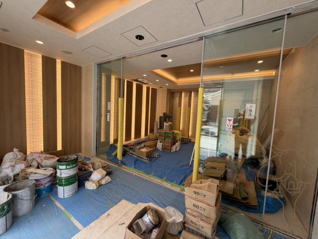 スプランディッド梅田WESTのエントランス