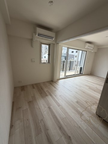 スプランディッド梅田WESTの洋室