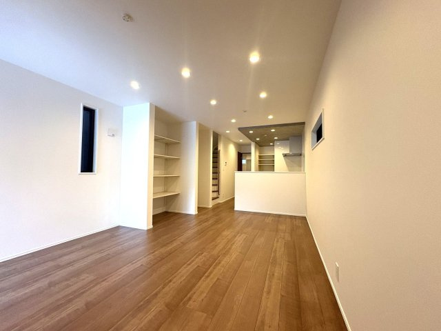 中村区上石川町四丁目新築戸建の居間・リビング
