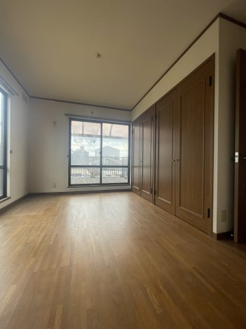 丸亀市中津町　戸建の洋室