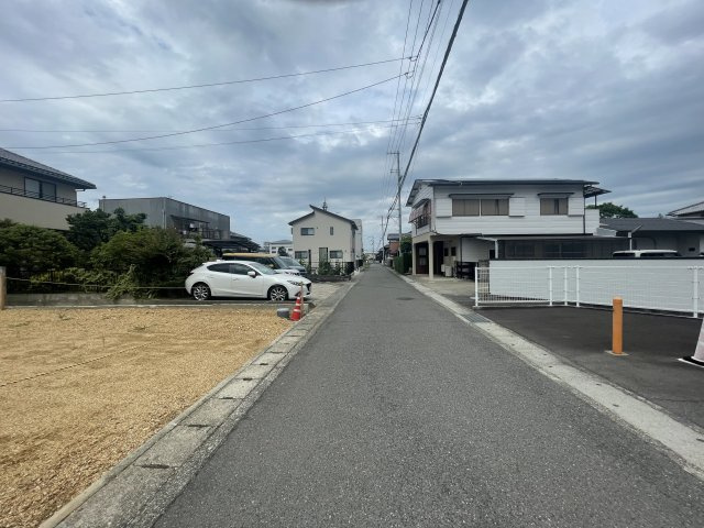 丸亀市中津町　戸建の前面道路含む現地写真