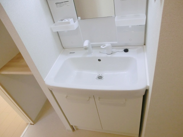 バルーム　７の洗面所|独立洗面台です