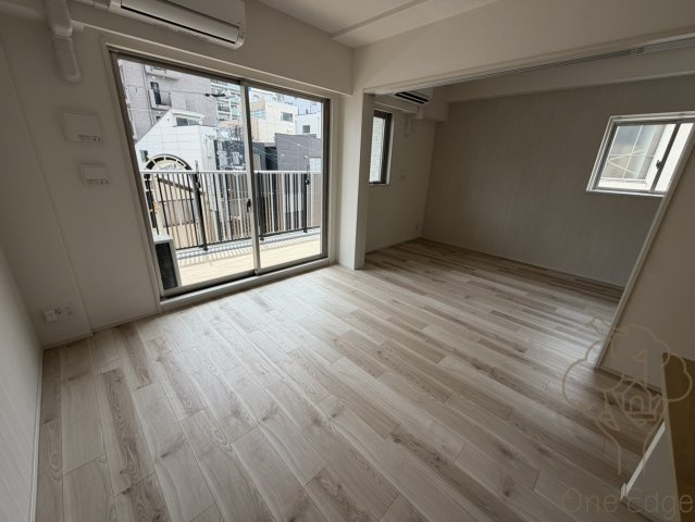 スプランディッド梅田WESTの居間・リビング