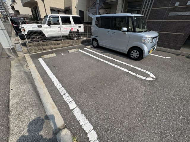 メルセイユの駐車場