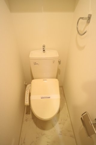 プラウドフラット早稲田のトイレ|ゆったりとした空間のトイレです