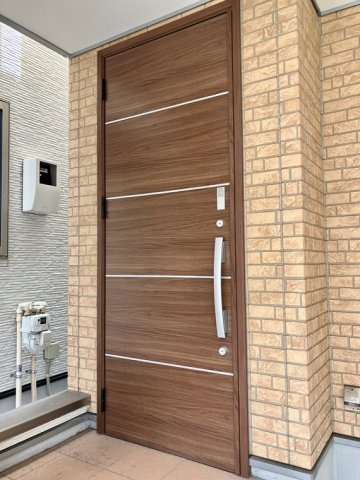 山王戸建のエントランス|建物の内部です