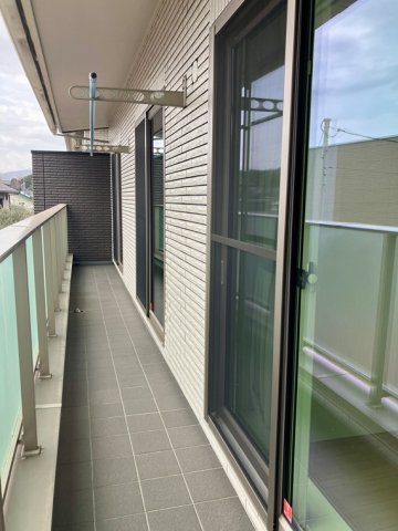 片倉町戸建のバルコニー|落ち着いた時間を過ごせるバルコニーです