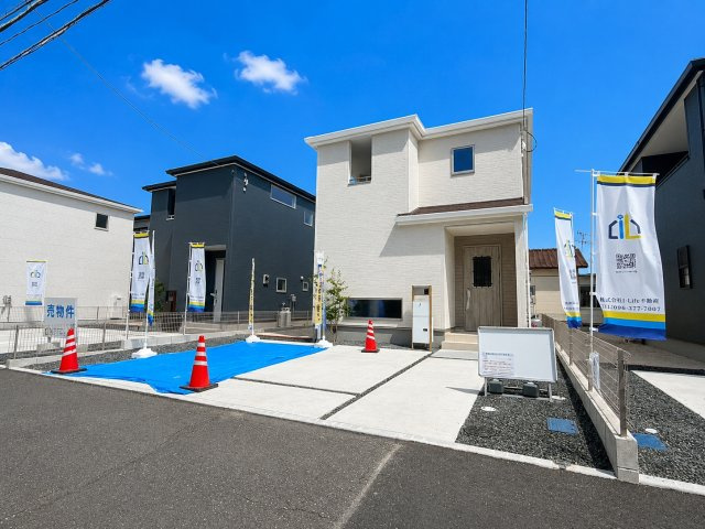 リーブルガーデン／南区野口1丁目／3号棟の前面道路含む現地写真