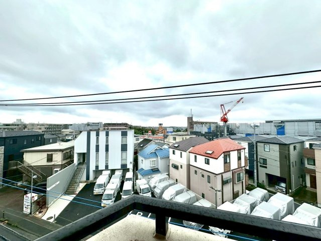 ファミール鷺沼の展望|前面に高い建物が少なく、陽当たりと眺望に恵まれた住戸です。
