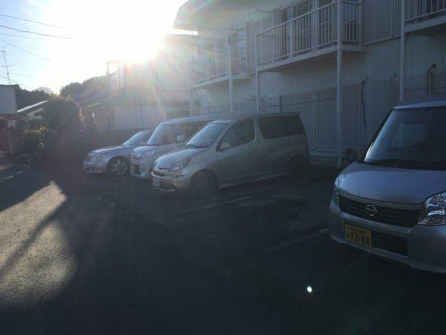 コーポマーシュの駐車場